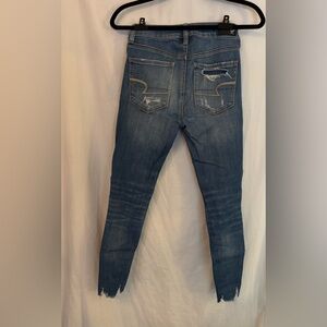American Eagle Women's/Junior Distressed Jeans